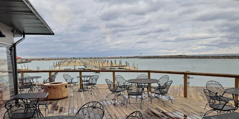 The Windjammer Bar and Grill (The Surfsider) - Web Listing (newer photo)